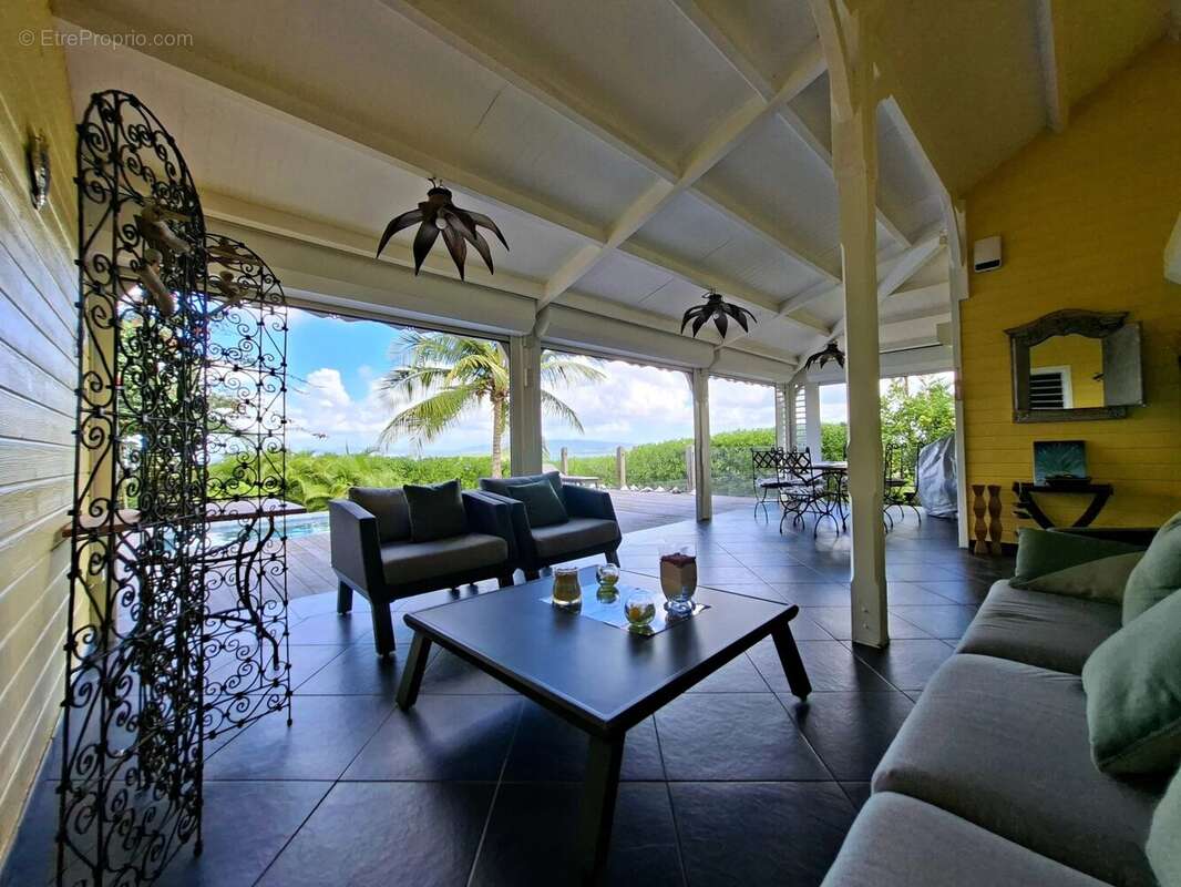 Maison à LES TROIS-ILETS