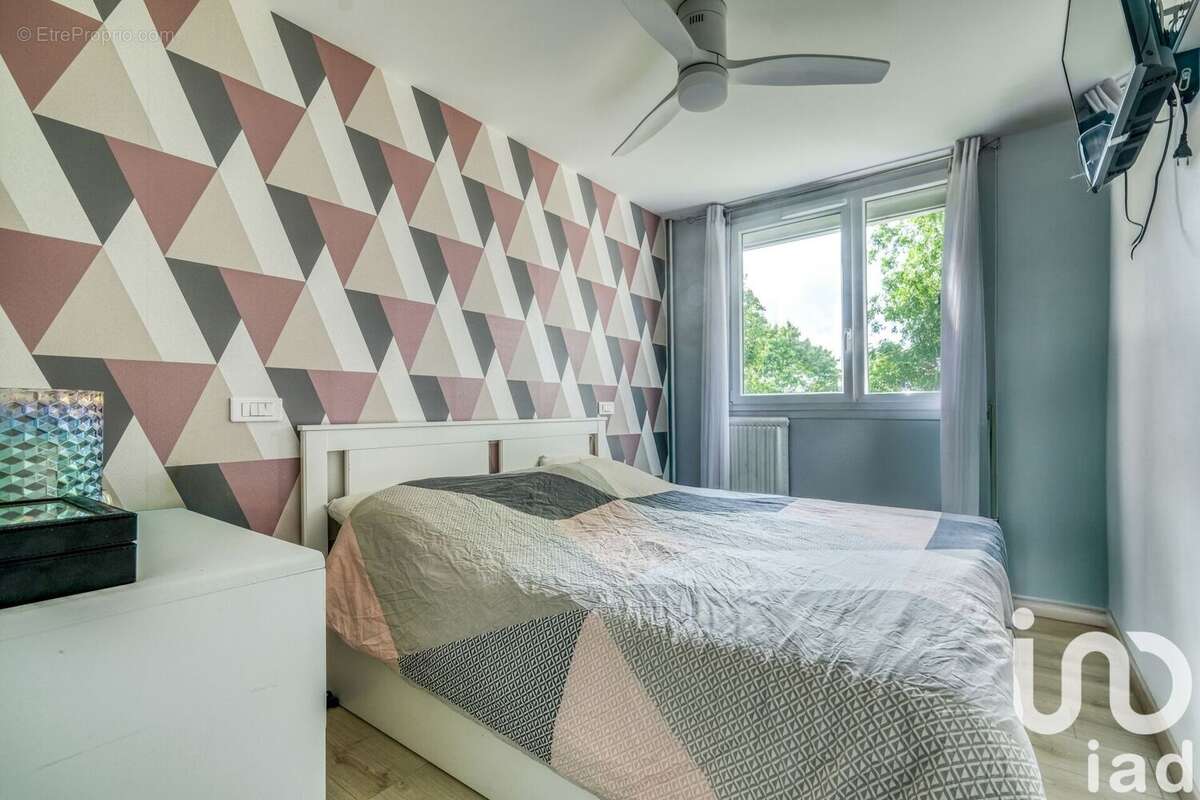 Photo 8 - Appartement à LIVRY-GARGAN