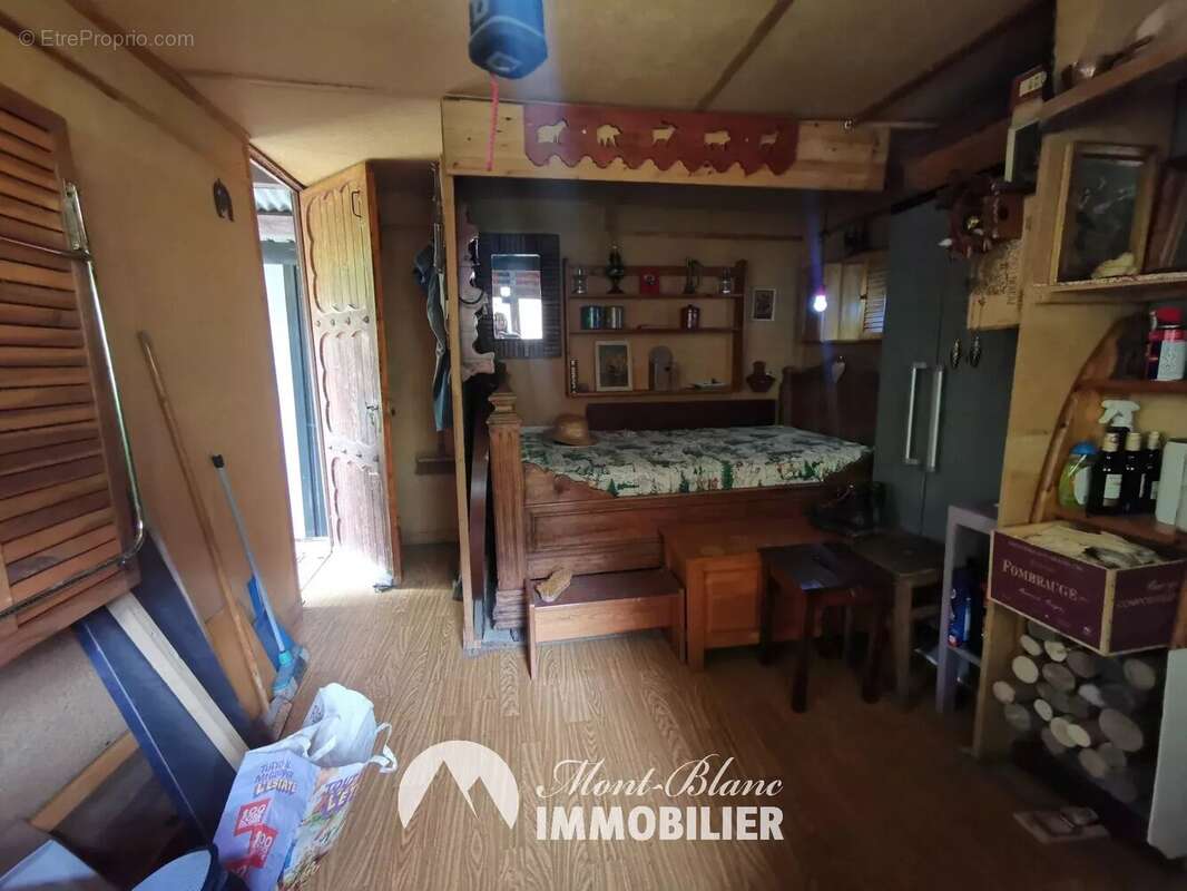 Terrain à MARIGNIER