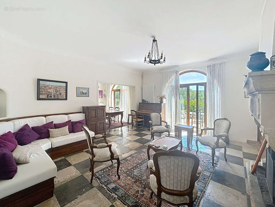 Maison à SAINT-VICTORET