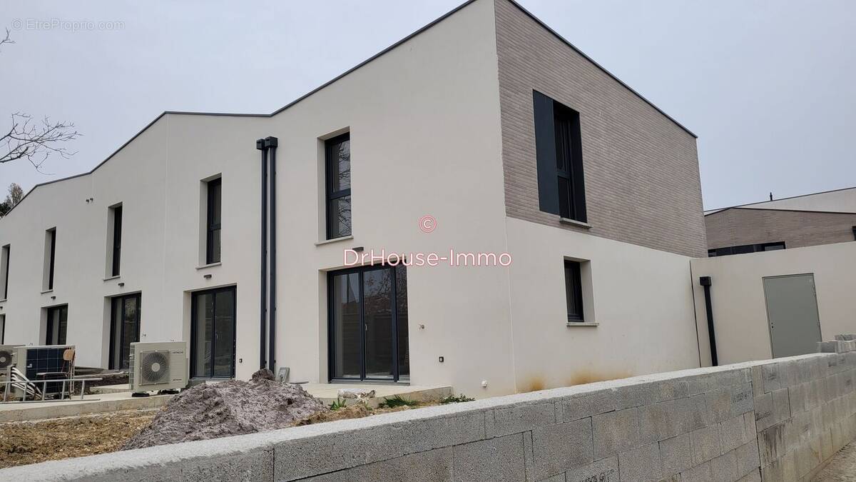 Maison à VILLENAVE-D'ORNON