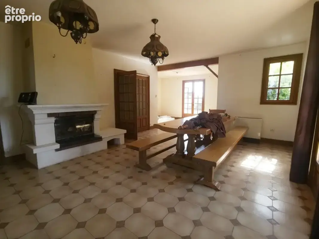 À Vendre : Maison Familiale avec Grand Terrain Attenant - photo 7