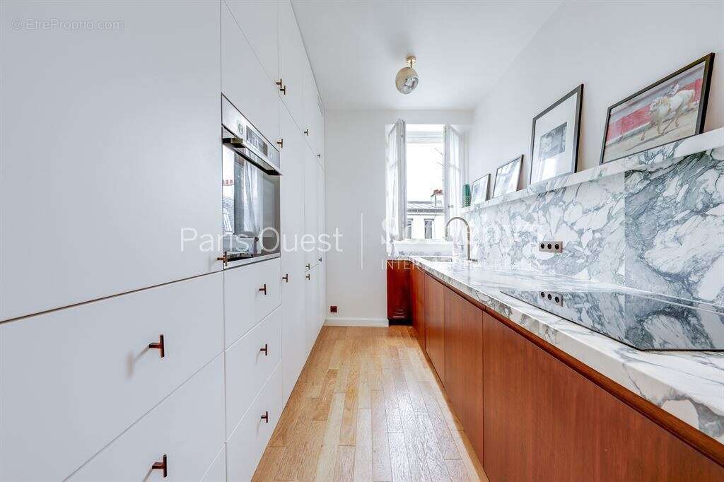 Appartement à PARIS-17E