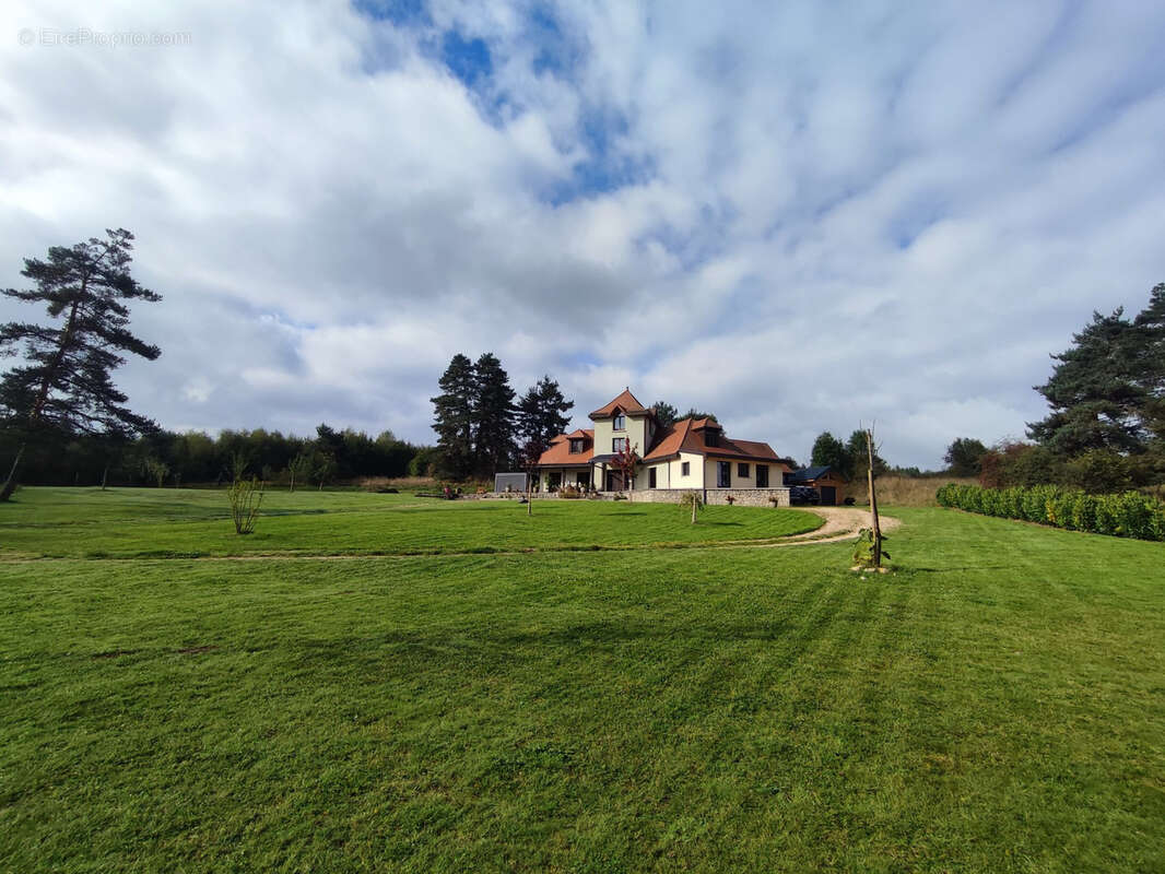 Maison à SAINT-ALYRE-D'ARLANC