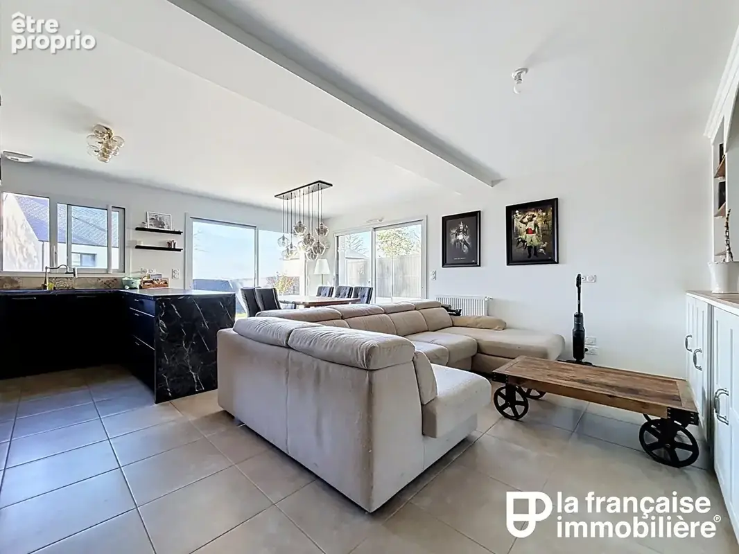 A VENDRE - Maison contemporaine de 2022 - 4 ch - Garage - photo 2
