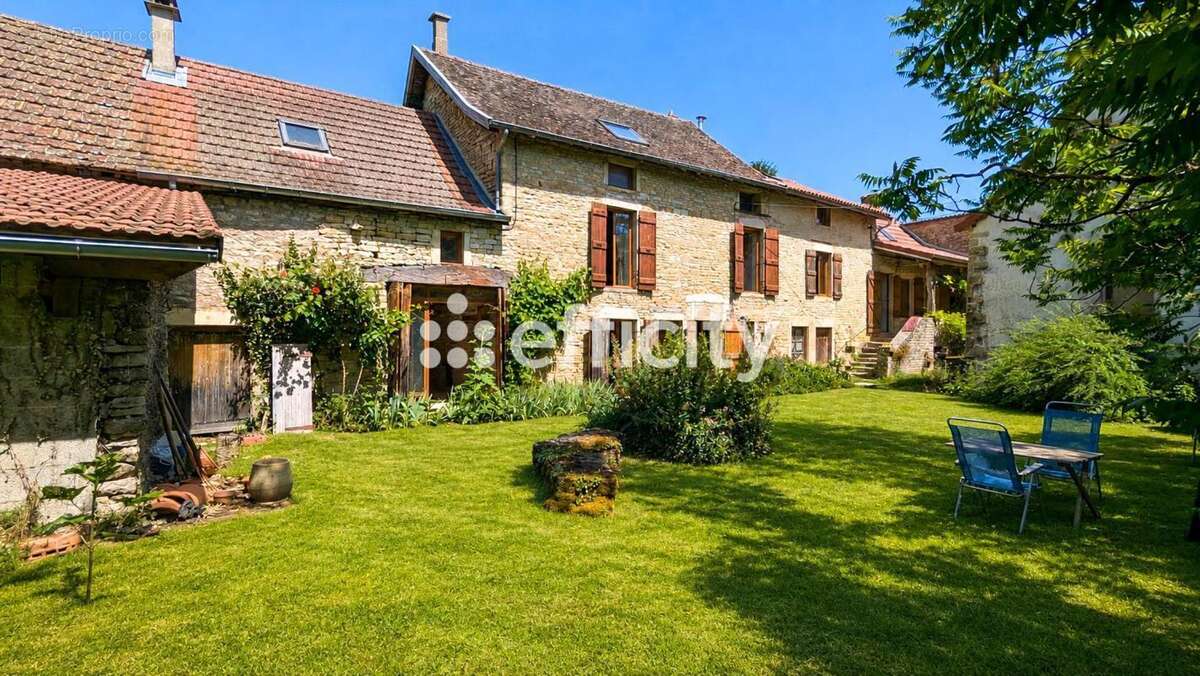 Maison 145 m² à Cruzille  - photo 2