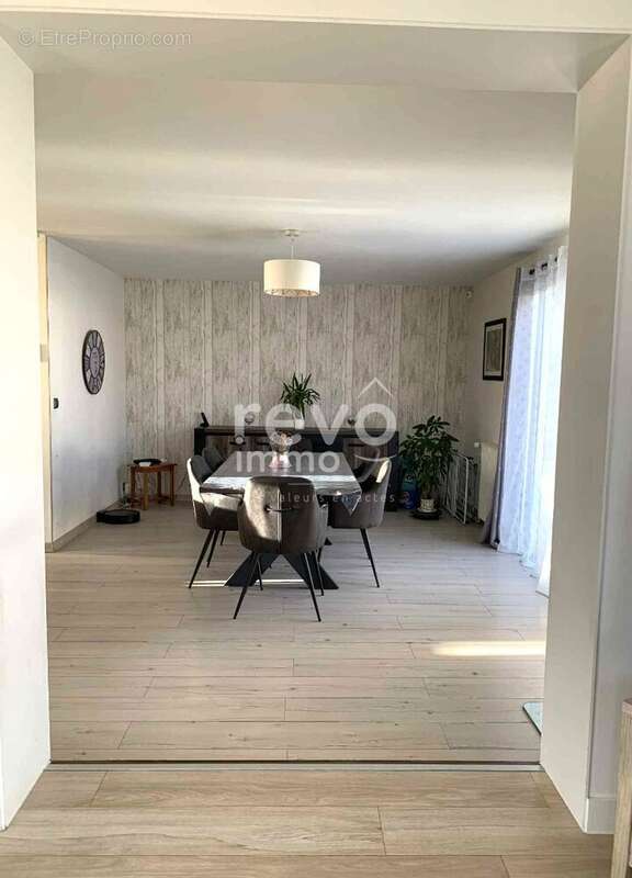 Maison à SAINT-LAURENT-SUR-SEVRE