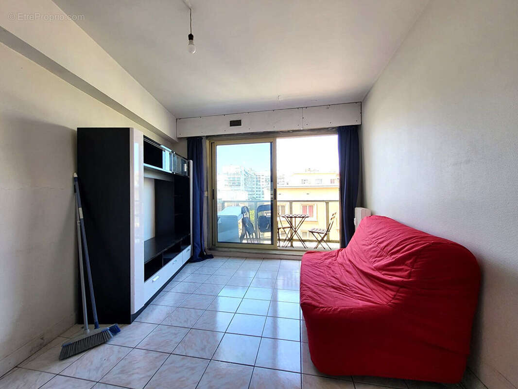 Studio de 20m²  + Balcon 75015 Paris - photo 2