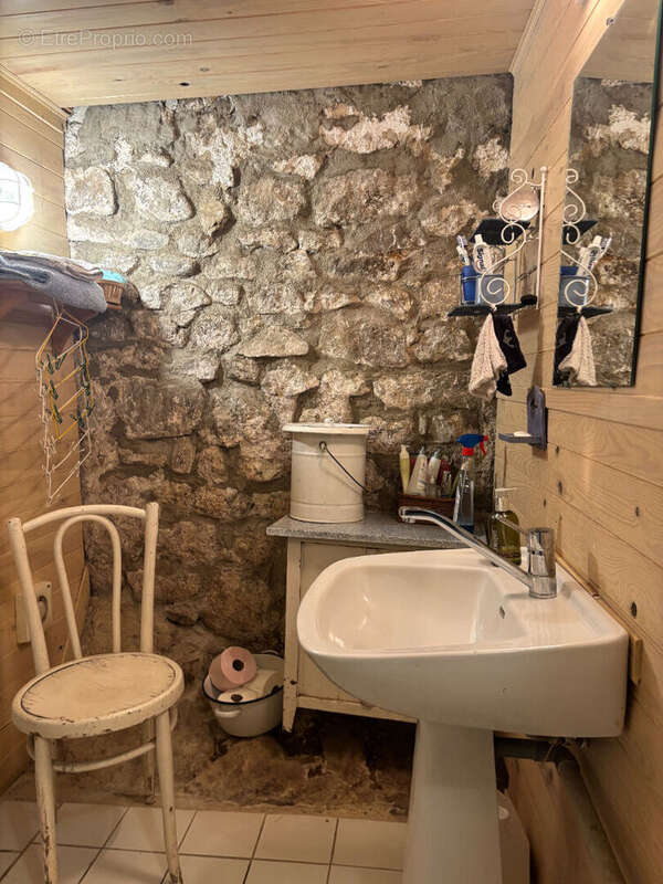 Maison à COLOMBIER-LE-JEUNE