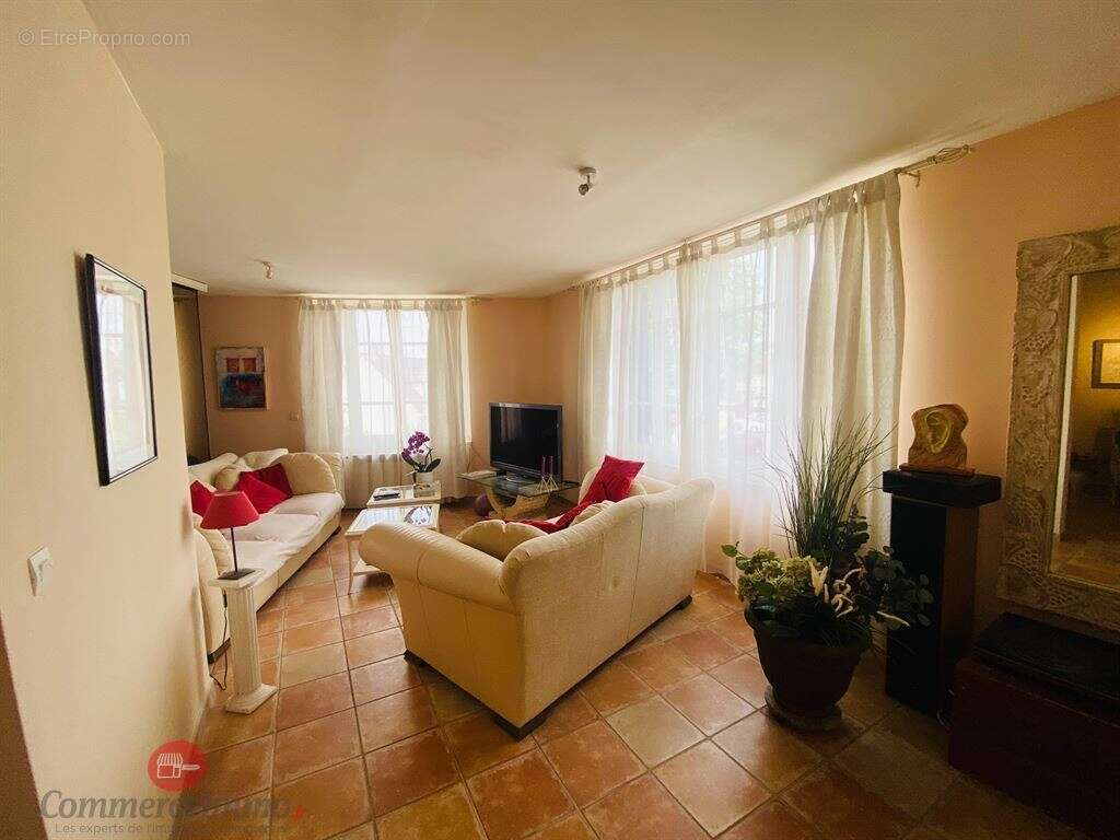 Commerce à ITTEVILLE