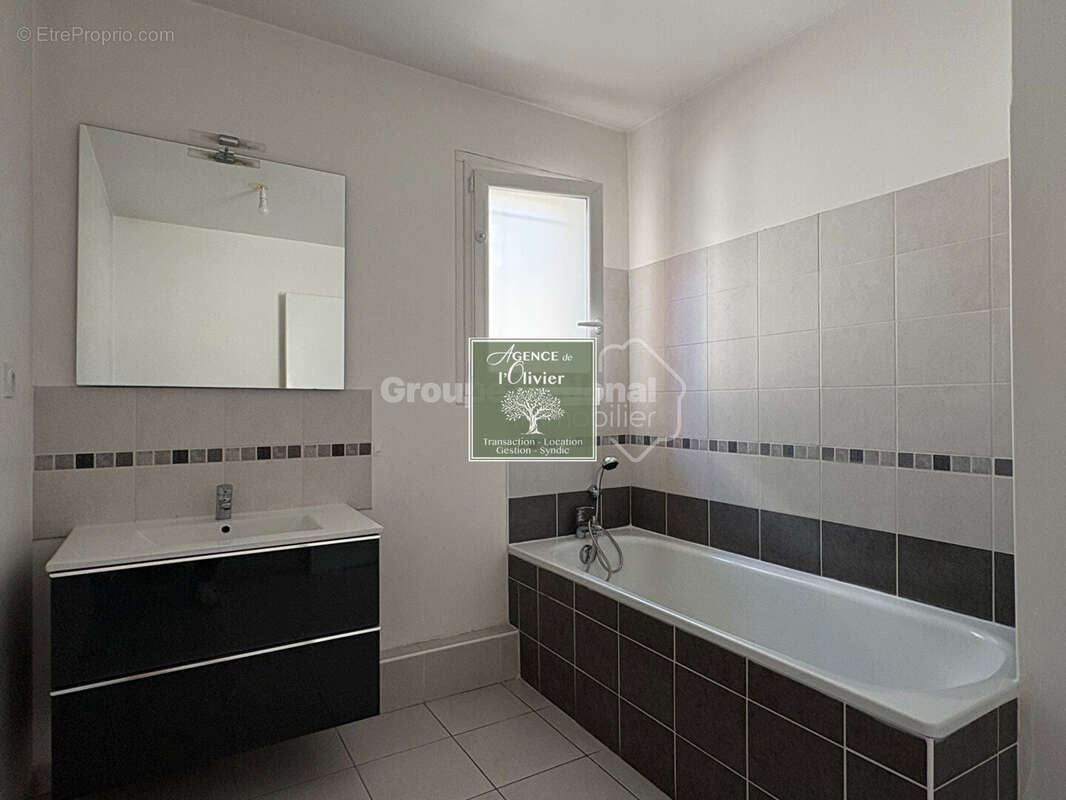 Appartement à SAINT-MARTIN-DE-CRAU