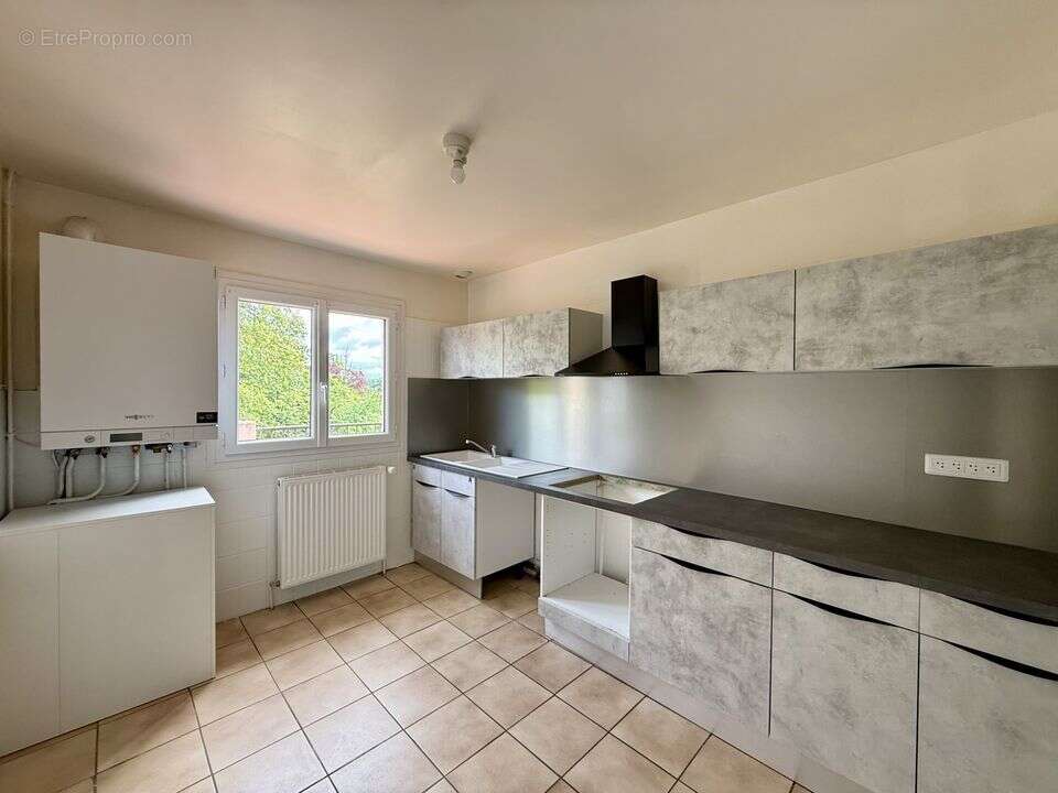 Maison à MONTIGNY-LENCOUP