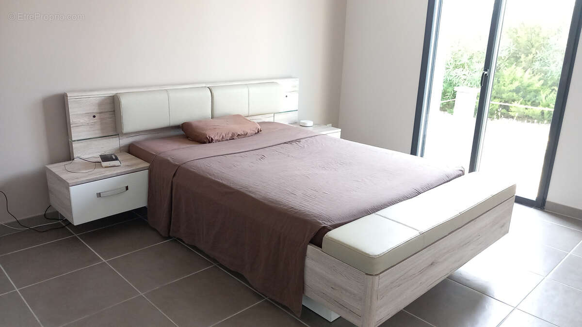 Maison à MONTELIMAR