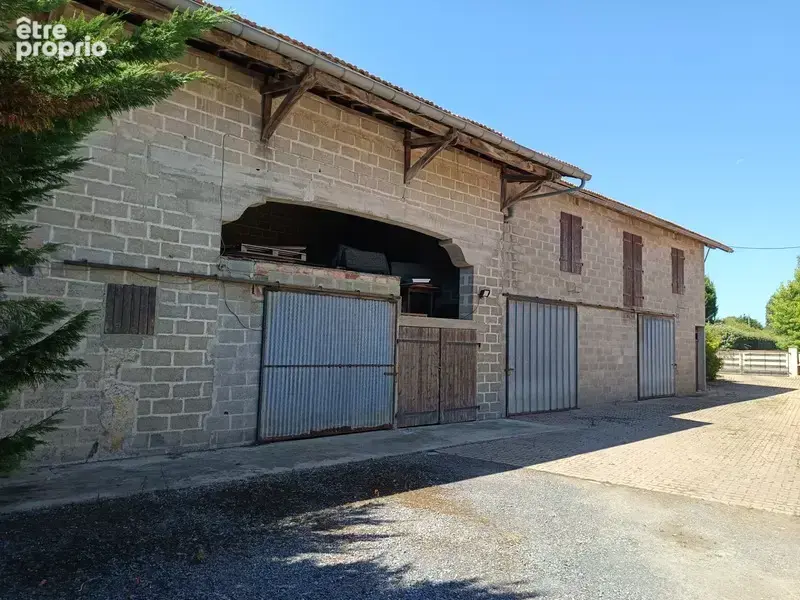 Ensemble immobilier compose de deux habitations avec depandances - photo 4
