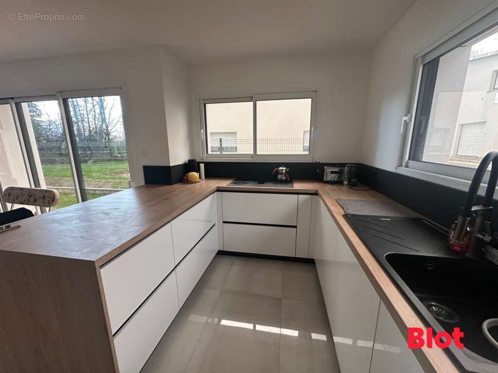 Maison à LOCQUELTAS