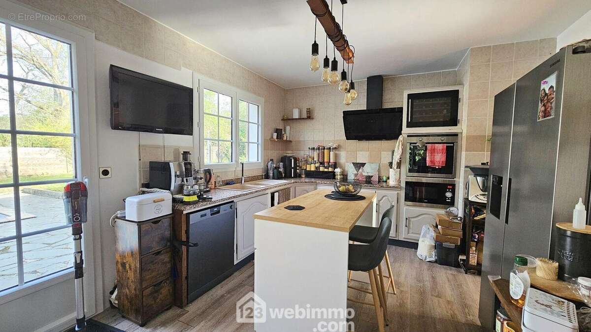 Voici la cuisine toute équipée. - Maison à MILLY-LA-FORET