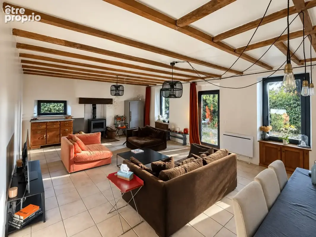Maison familiale en pierres de caractère – 205 m² – 4 chambres – Jardin de 1 000 m² – Bréhan - photo 6