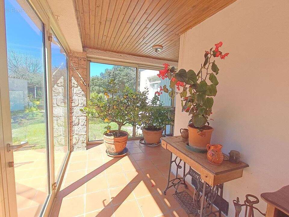 Maison 3 pièces 84 m² à vendre à Regusse (83630) - photo 3