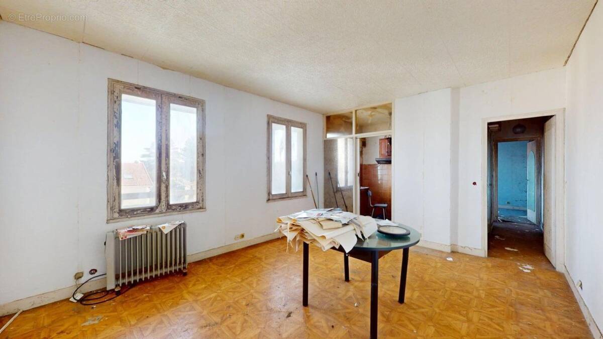Appartement à LES PAVILLONS-SOUS-BOIS