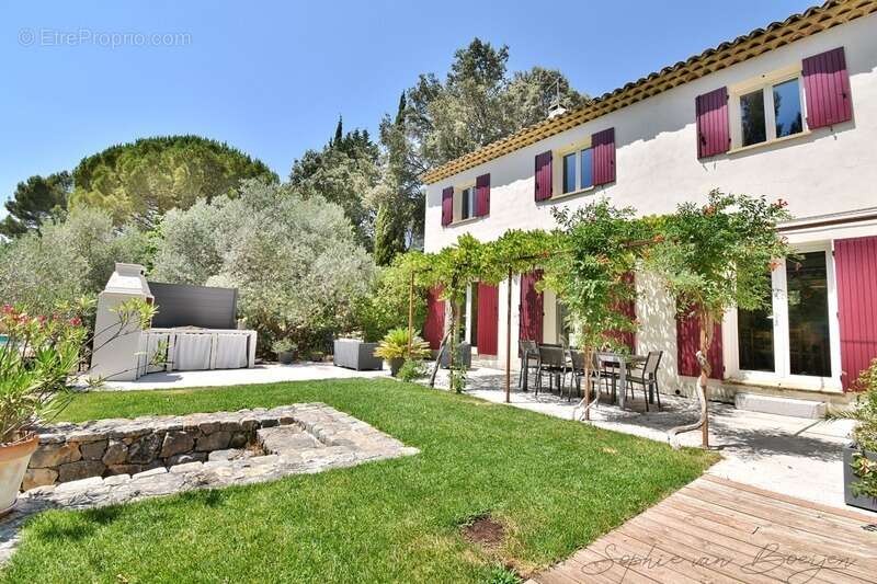 Maison à vendre 7 pièces SAINT MARC JAUMEGARDE (13), de 140 m² sur plus de 1 400 m², 4 chambres, au calme - photo 19