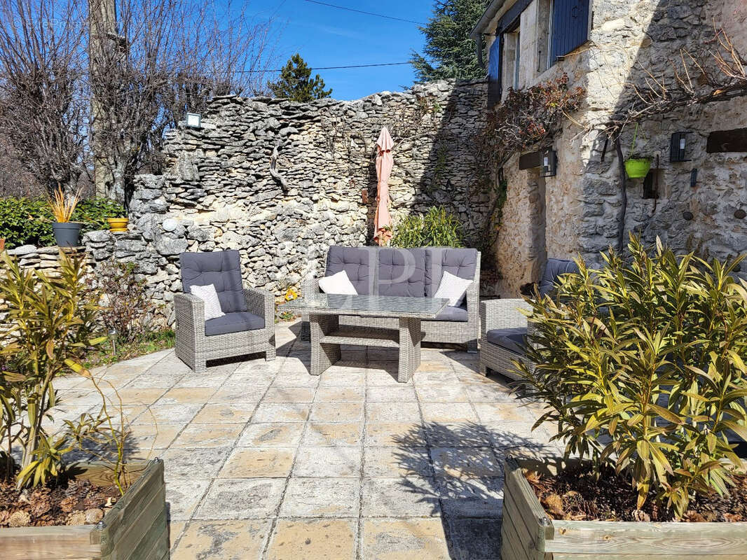 Maison à SIMIANE-LA-ROTONDE