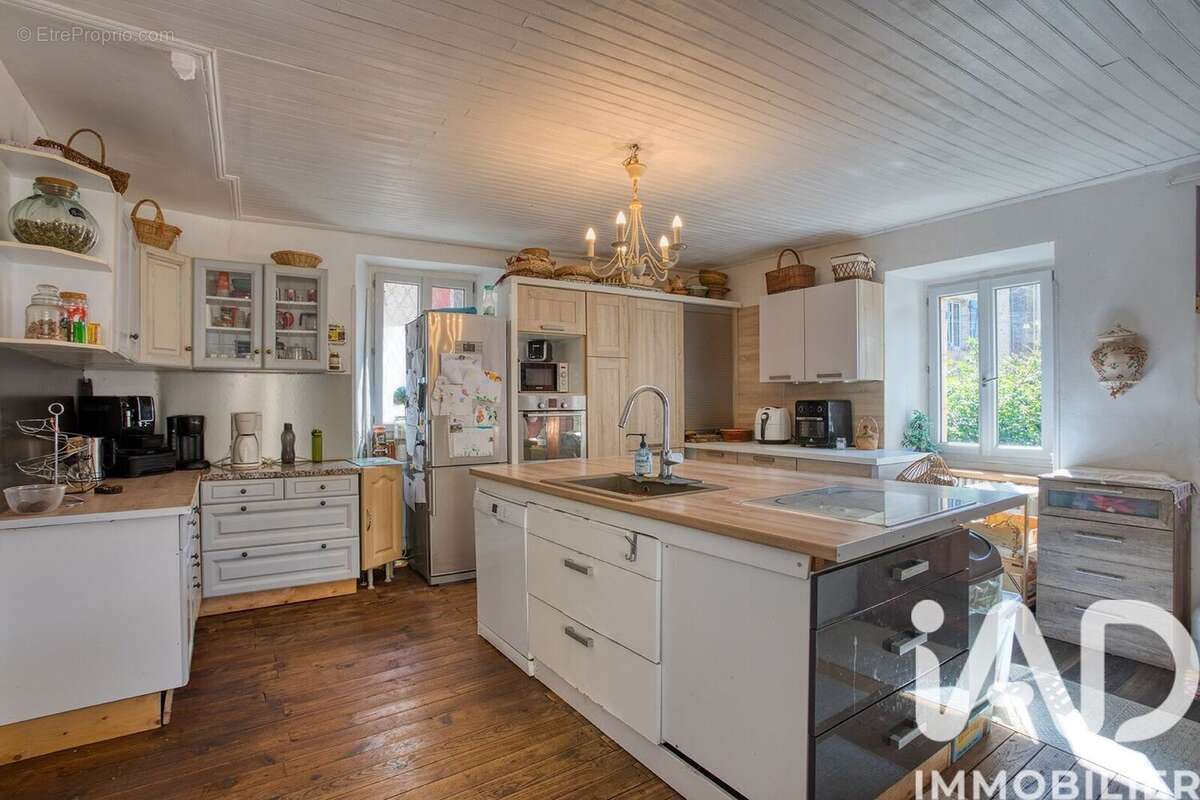 Maison 230 m² à Grolejac  - photo 9
