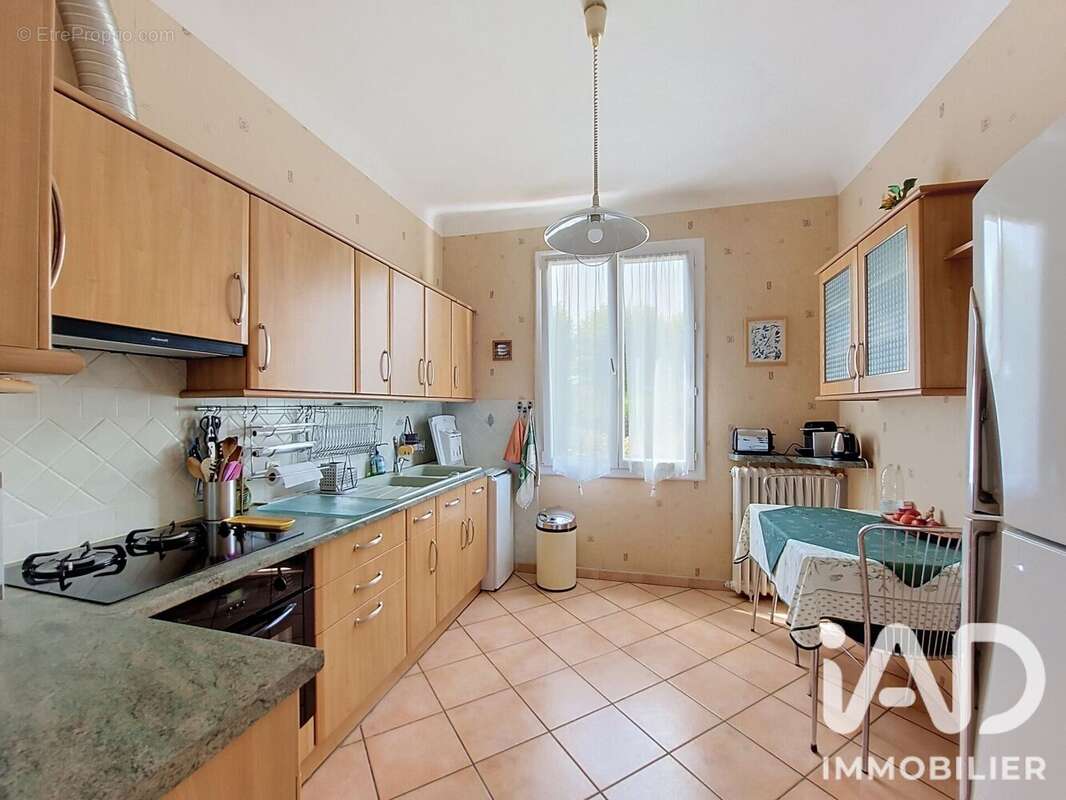 Appartement 105 m² à Chateau-Arnoux-Saint-Auban  - photo 8