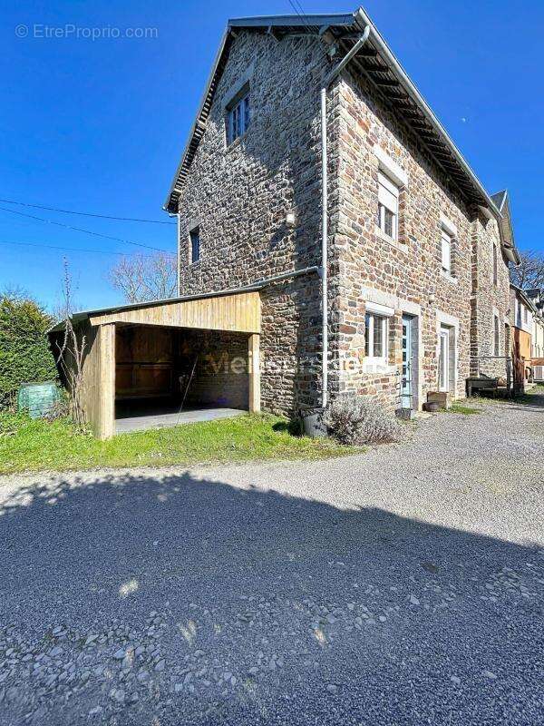 Maison à FOLLIGNY