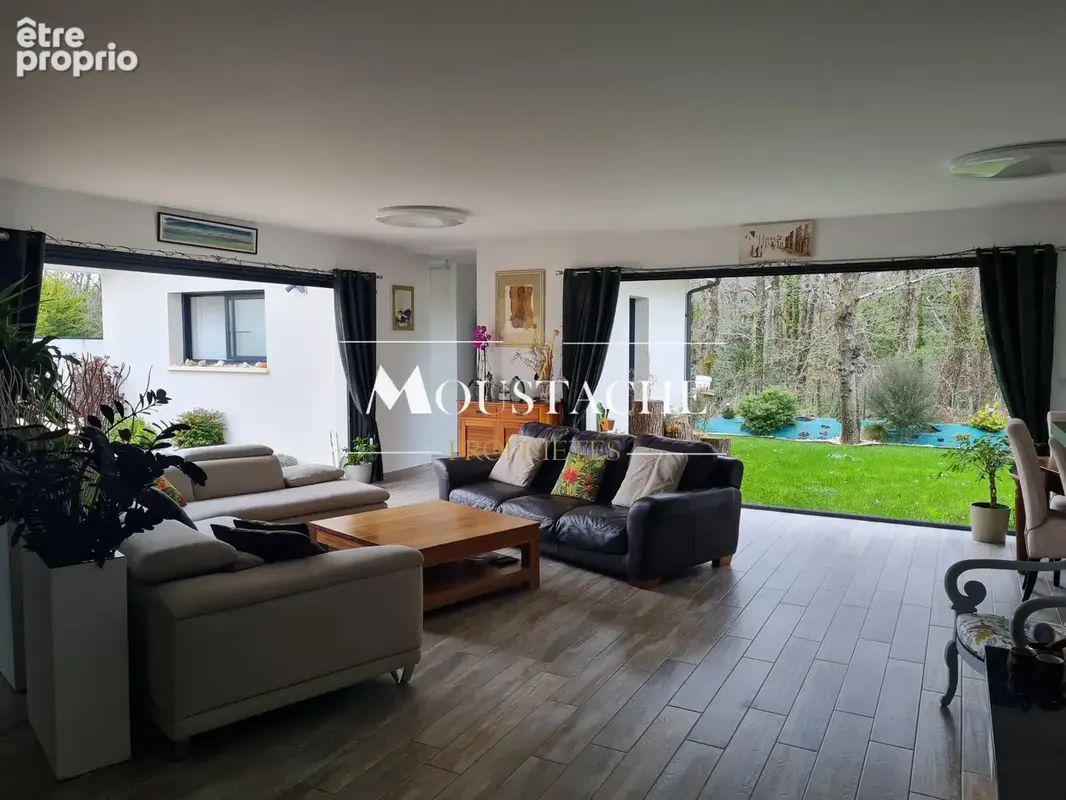 Superbe villa / maison contemporaine - avec piscine à 300m du centre-ville - - photo 3