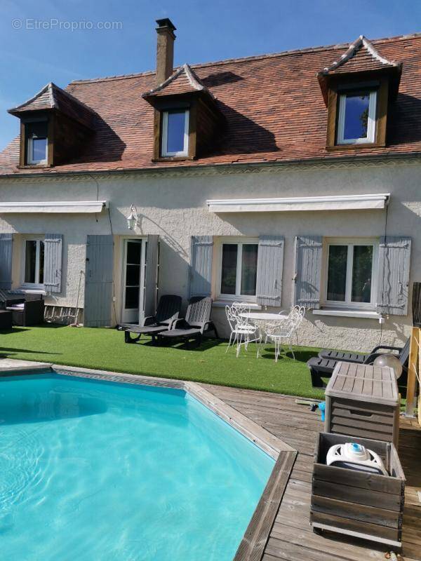 Maison à ANTONNE-ET-TRIGONANT