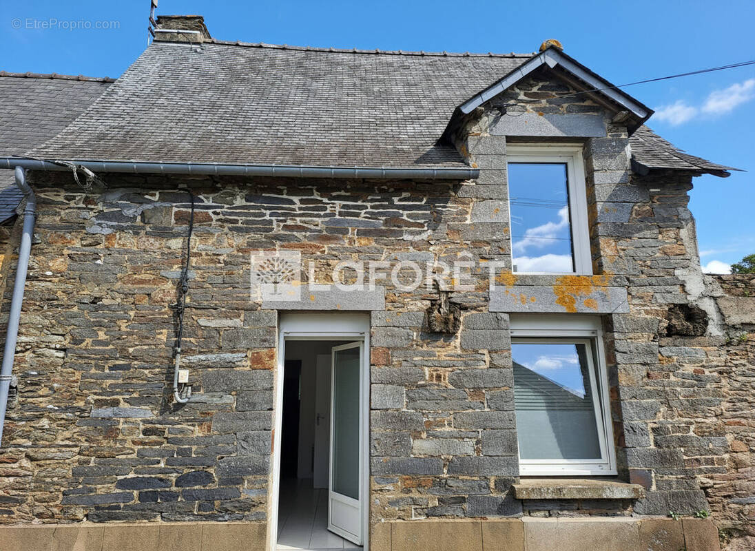 Maison à CARENTOIR
