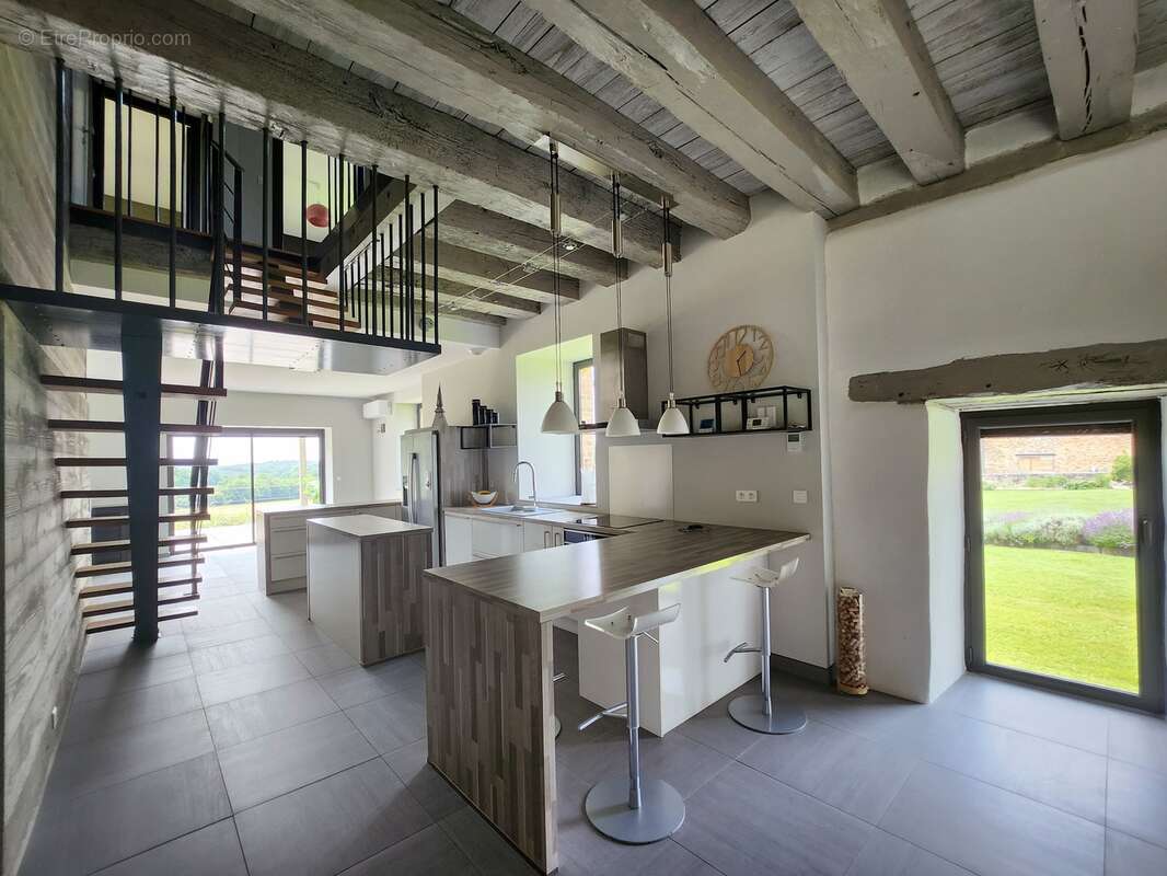 Maison à MAGNAC-BOURG