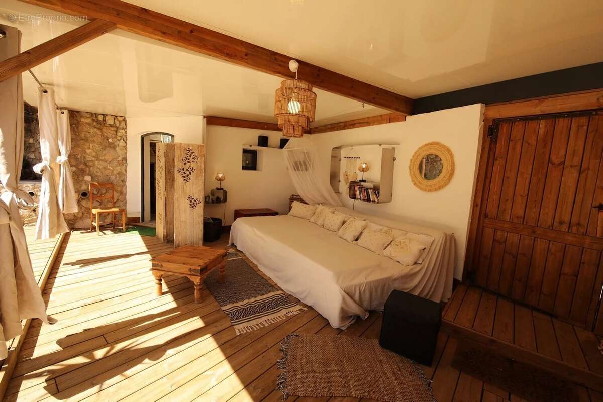 Maison à EZE