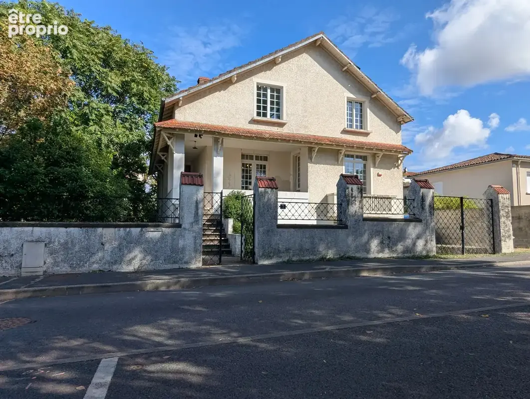 Maison à MONTMORILLON