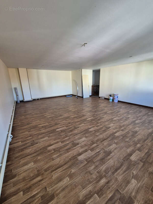 Appartement à COUCY-LES-EPPES