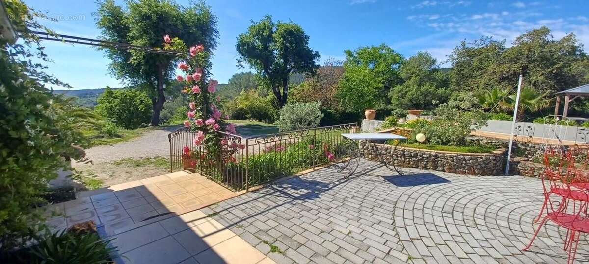 Bâtisse de caractère – 166 m² – Piscine – Chambres d’hôtes – Plus de 5 000 m² de terrain - photo 19