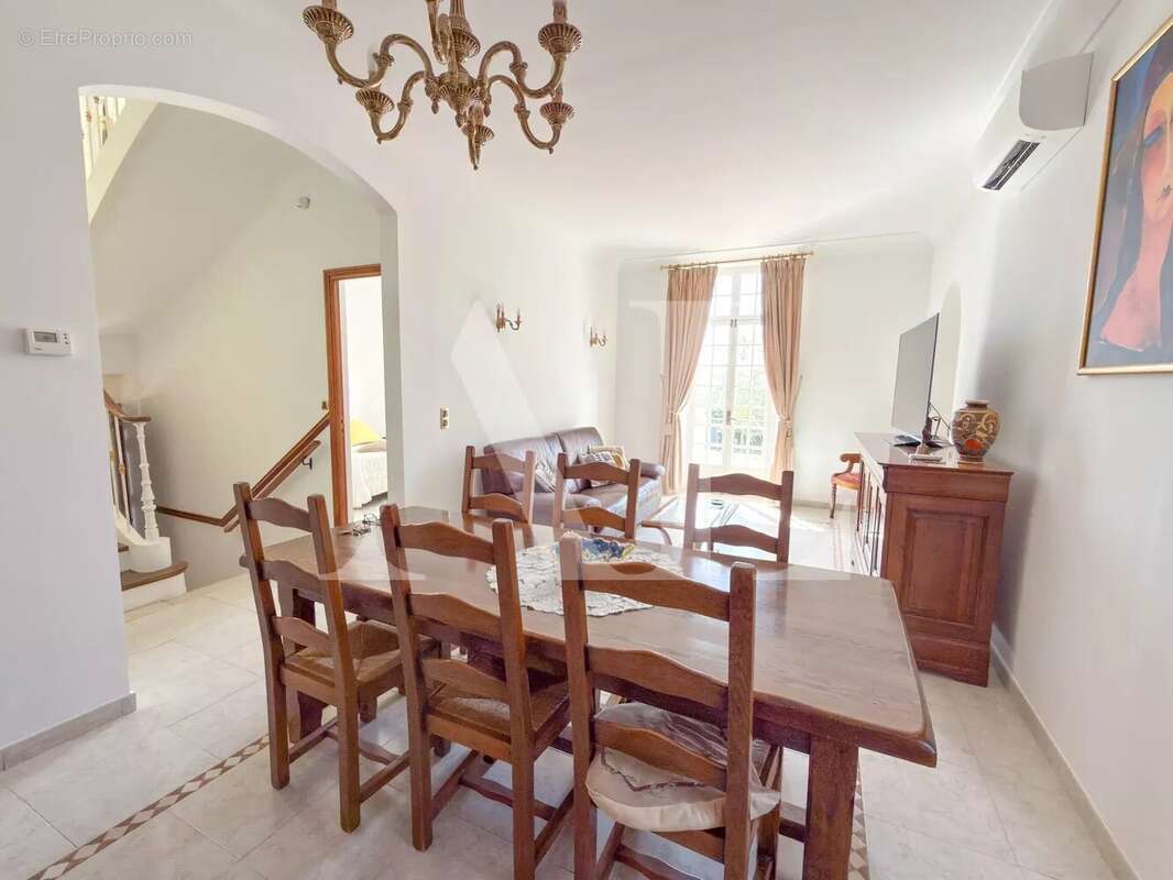 Maison à VALLAURIS