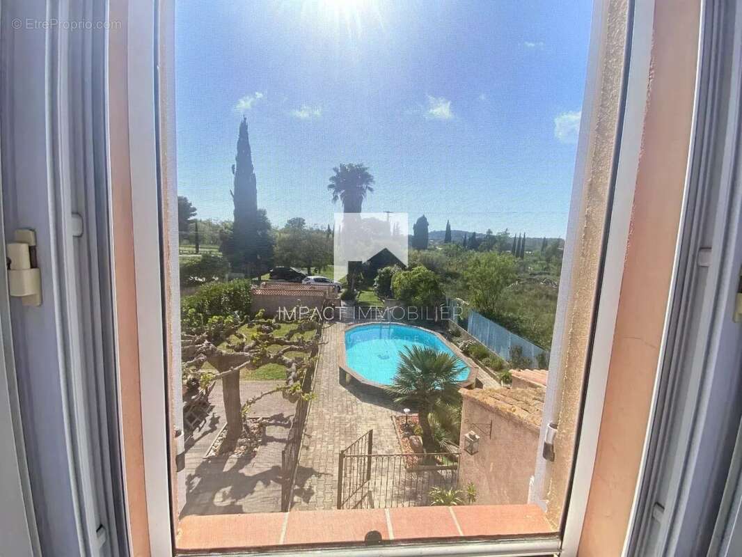 Maison à CARQUEIRANNE