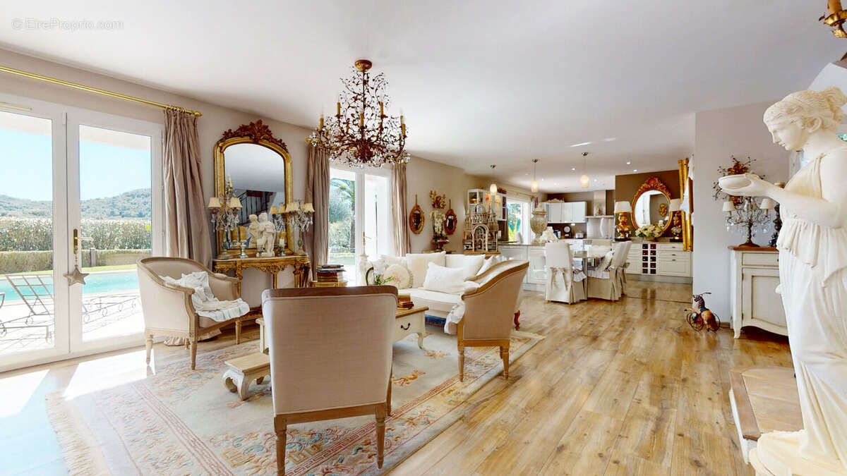 Maison à SAINT-RAPHAEL