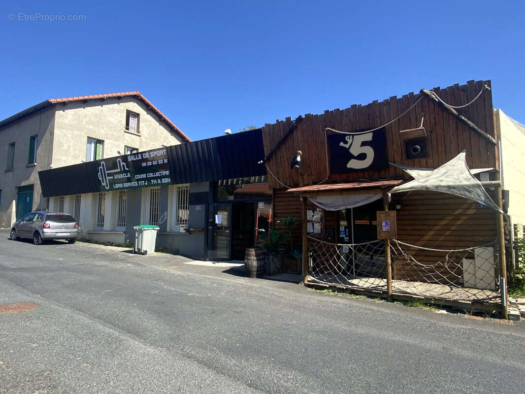 Commerce à CRAPONNE-SUR-ARZON