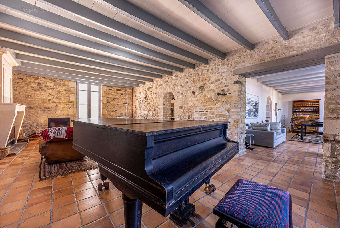 Maison de Charme à Mornac-sur-Seudre - Un Écrin de Sérénité - photo 4