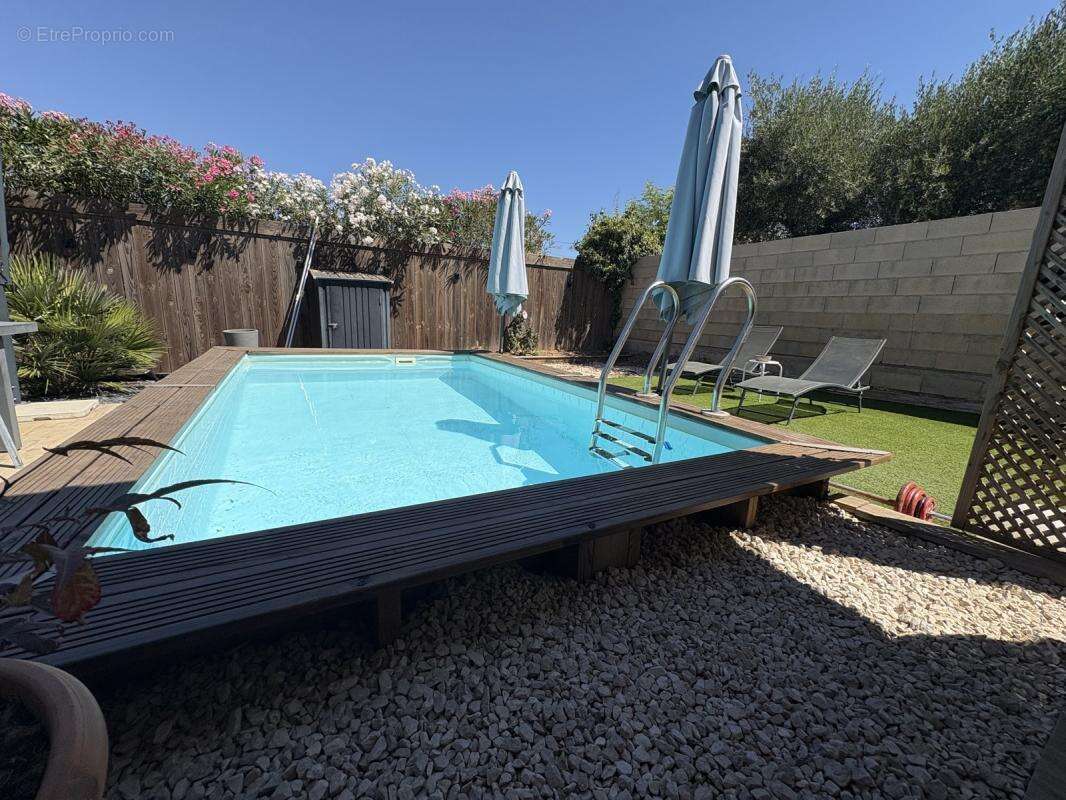 A vendre maison renovee avec jardin et piscine - photo 2