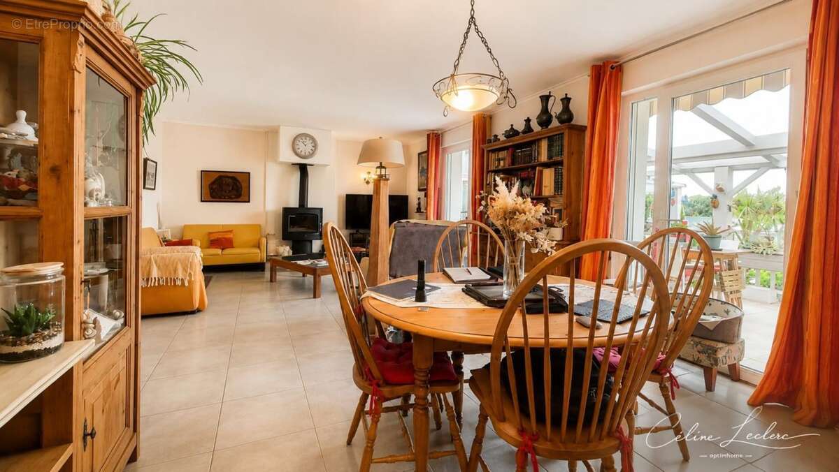 Maison individuelle - 120m2 - T5 avec piscine à Andilly (17) - photo 5