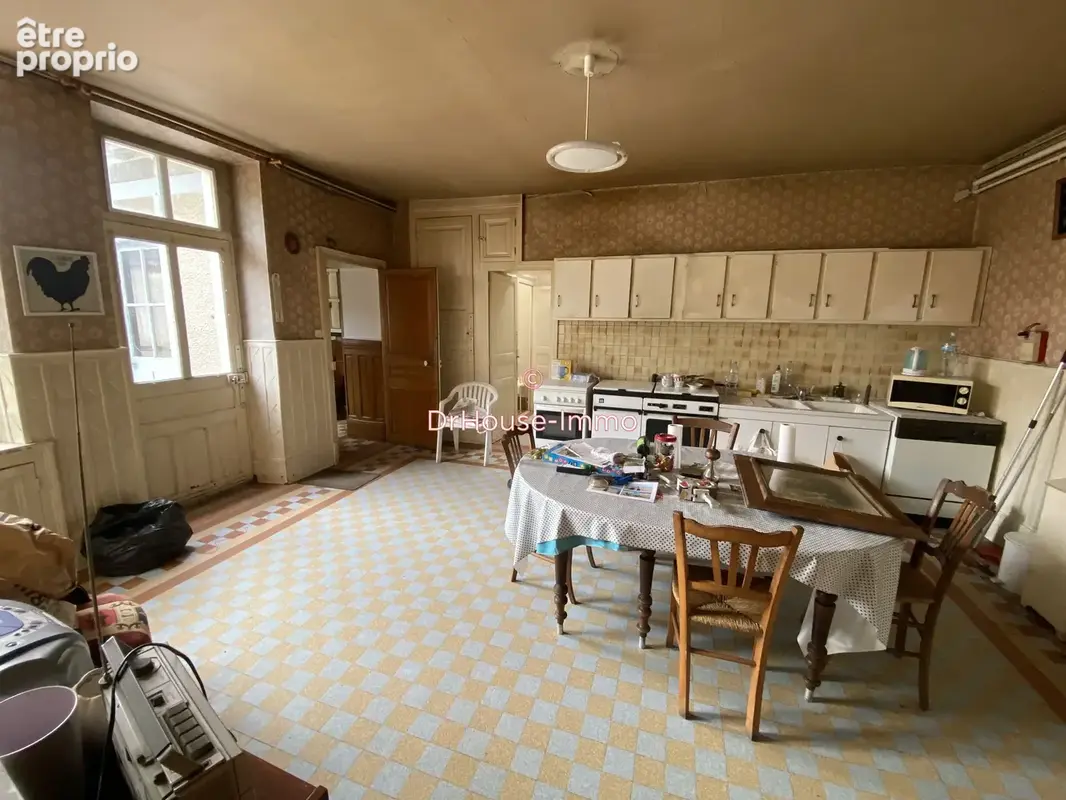 Maison 8 pièces 190 m² à vendre à Neuvy-Saint-Sepulchre (36230) - photo 4