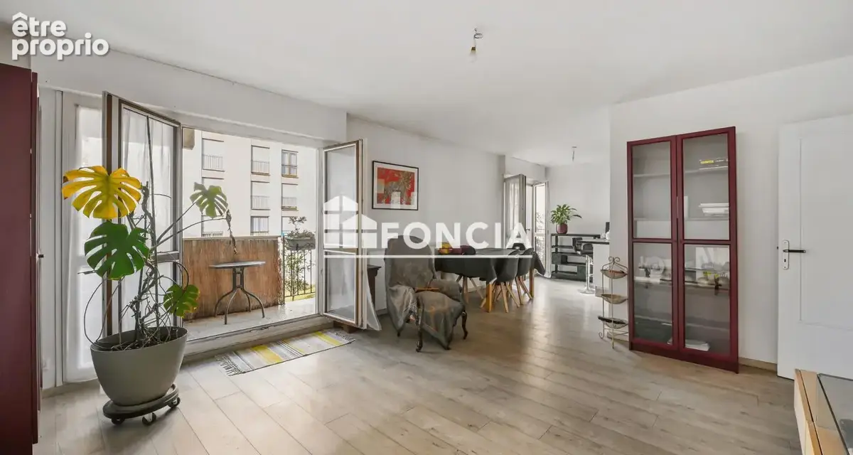 MONTGERON : 5 pièces avec balcon à deux pas de la gare - photo 2