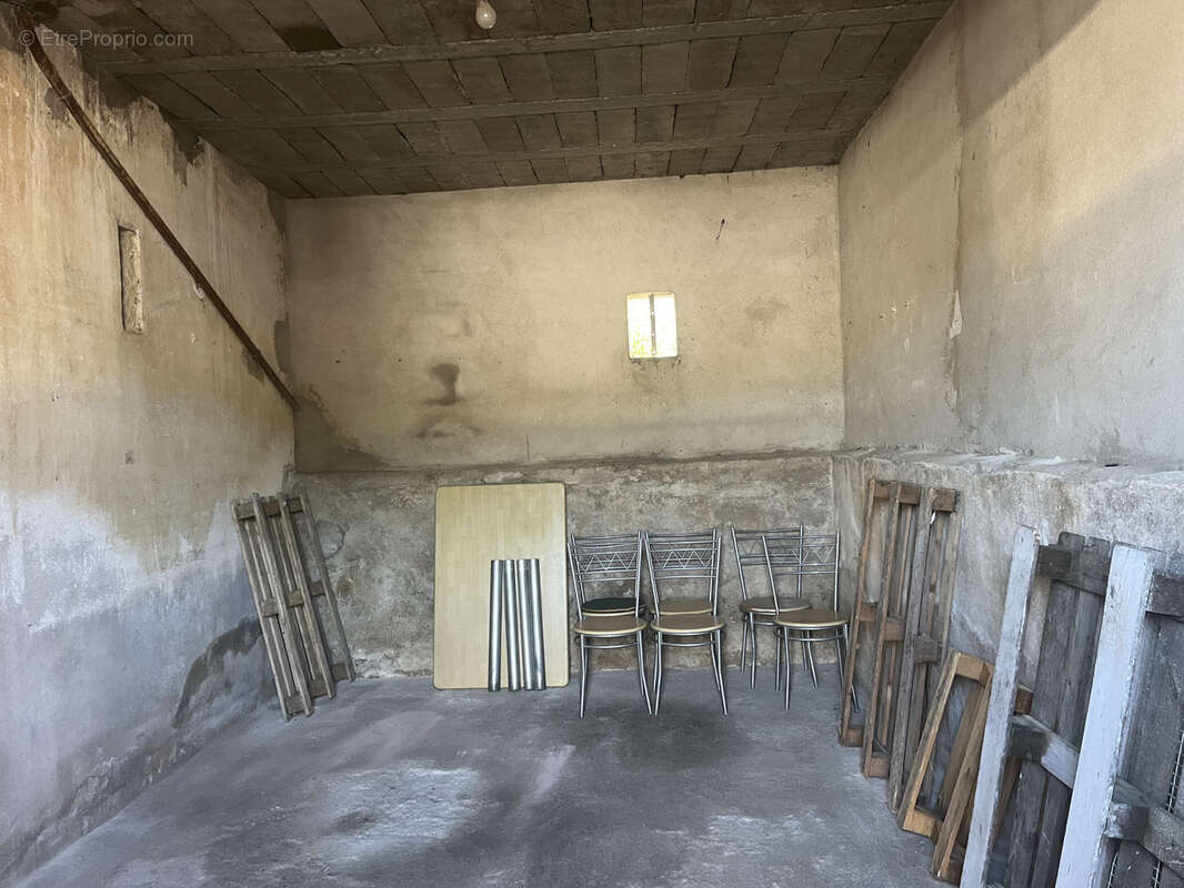 Appartement à REYNES