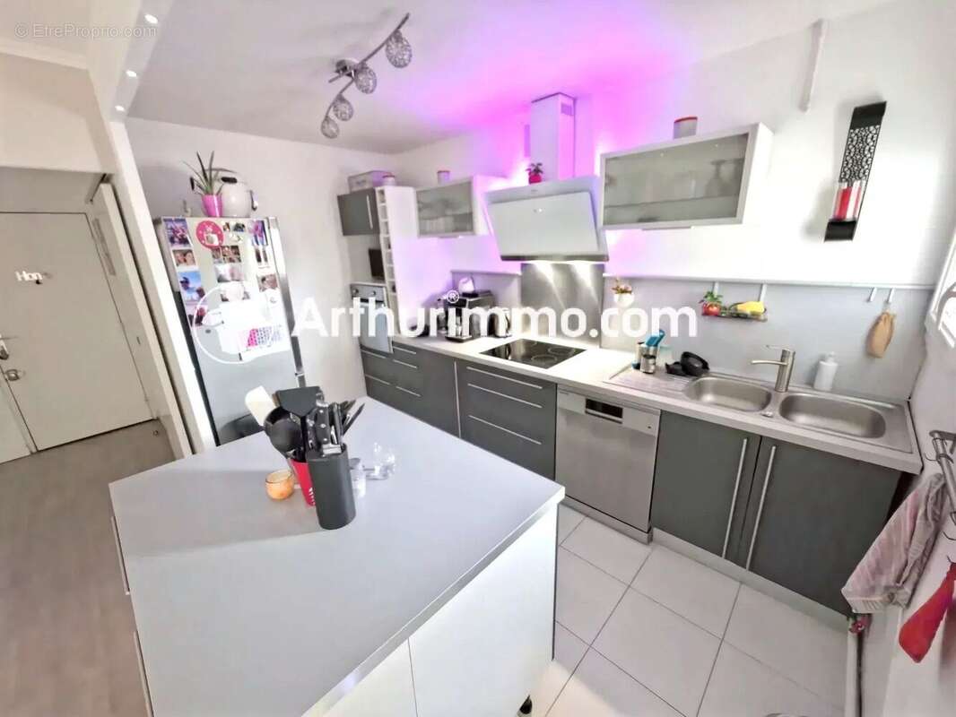 Appartement à SAVIGNY-LE-TEMPLE