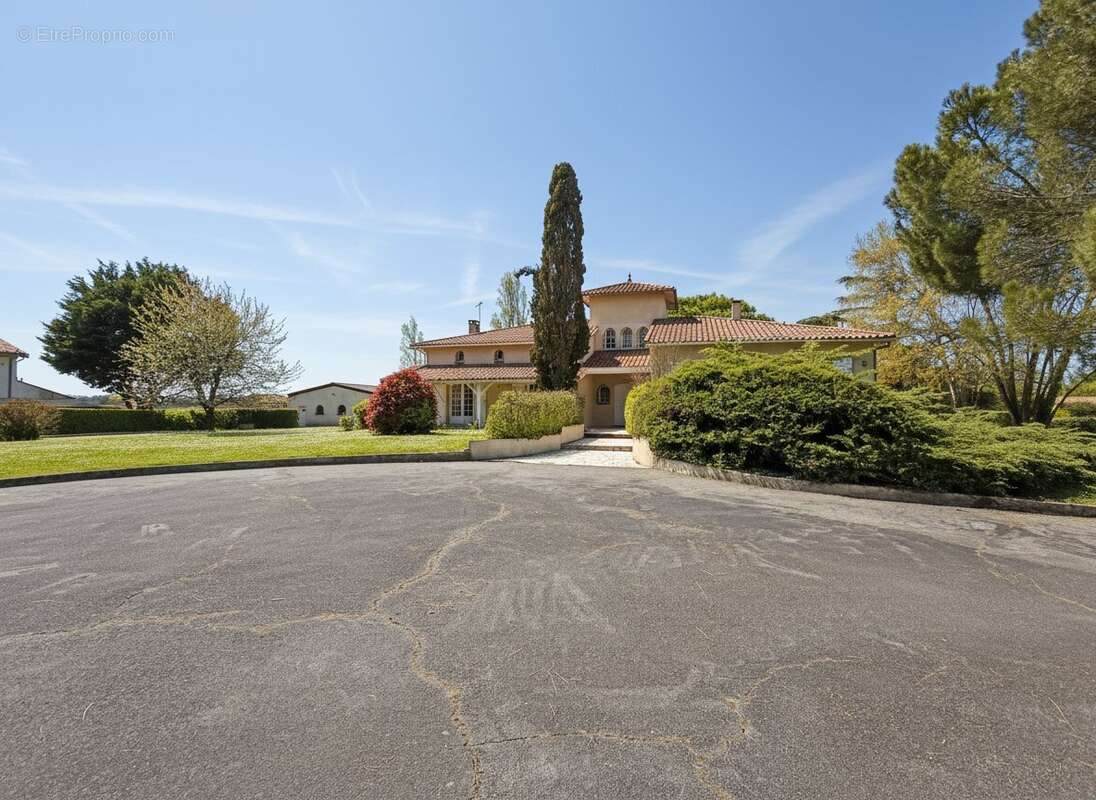 Maison sur demi-niveau spacieuse avec grand garage - photo 14