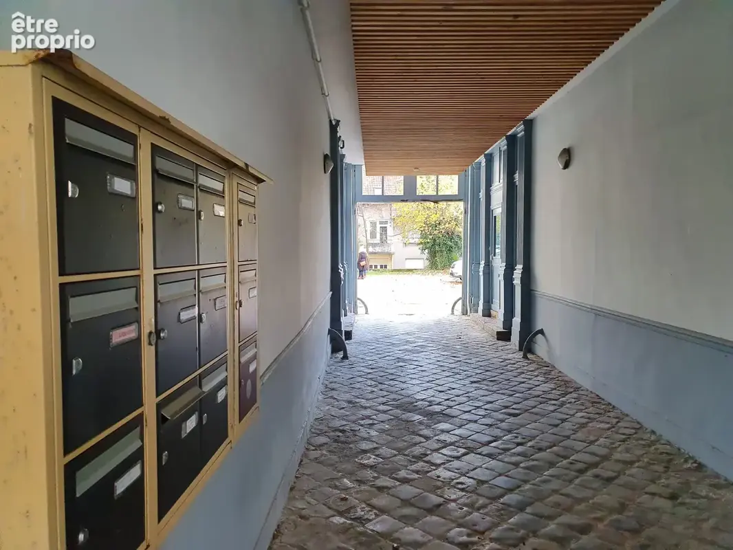 Rare immeuble de rapport proche de la place Dalton et de la vieille ville - photo 2