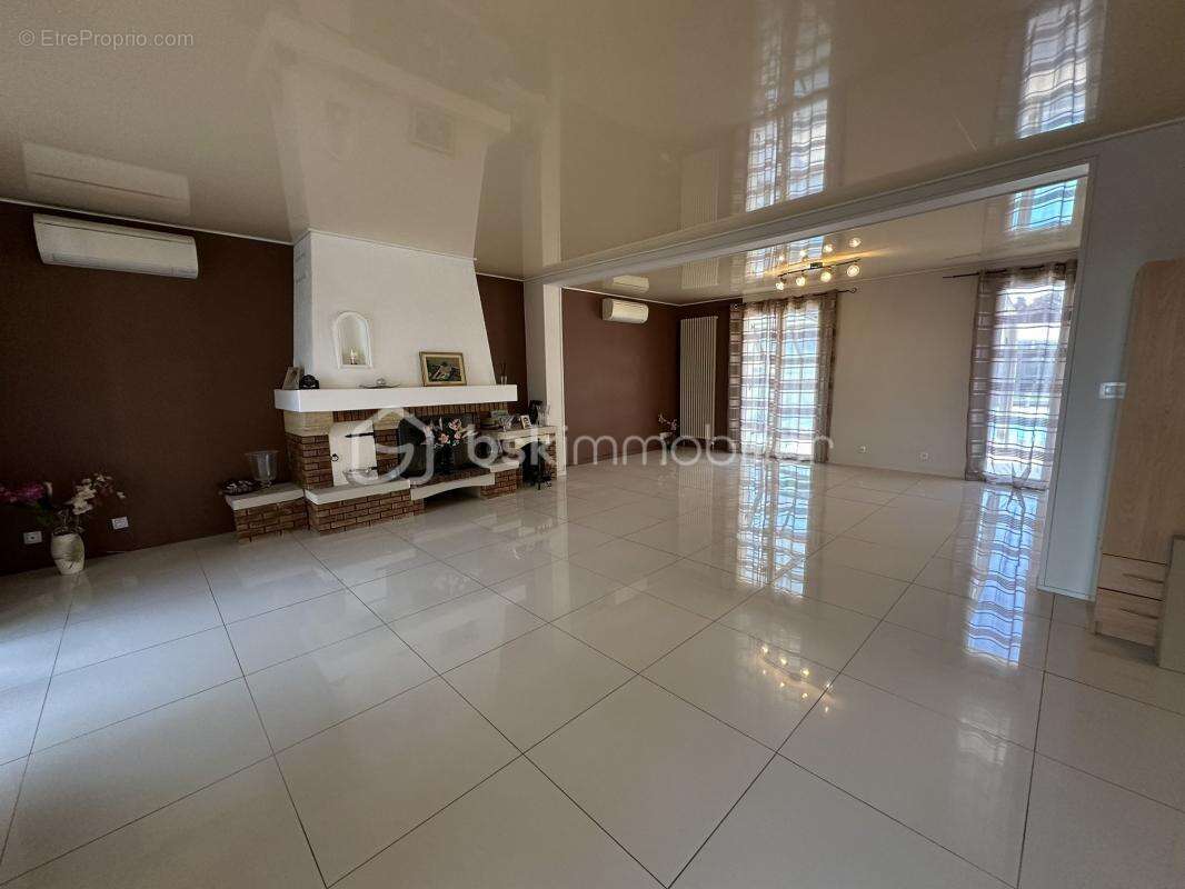 Maison à LA CHAPELLE-GAUTHIER